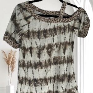 NWOT- Now N Forever cold shoulder animal & Tie dye print short sleeve shirt.